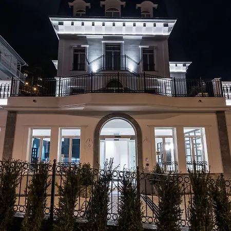 Готель Eugenia Boutique 3*