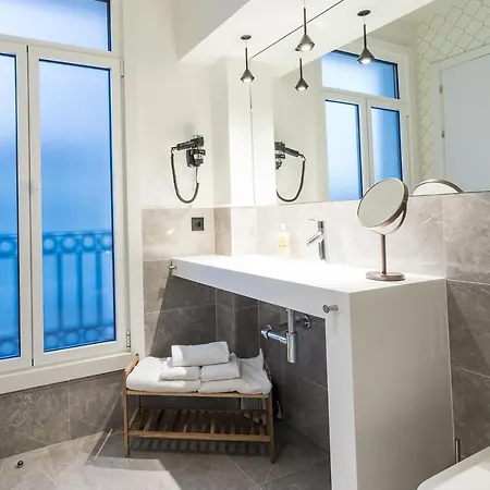 Eugenia Boutique Hotel 3*