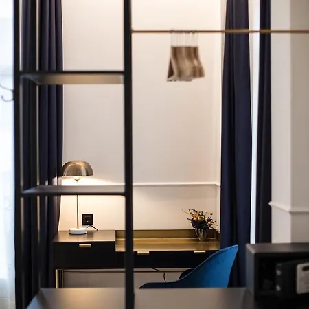 Отель Eugenia Boutique 3*