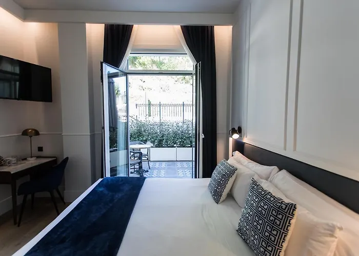 Eugenia Boutique Hotel 3*